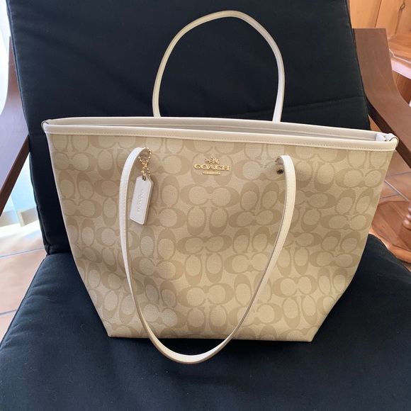 Coach Handbags - Authentic Coach Bag